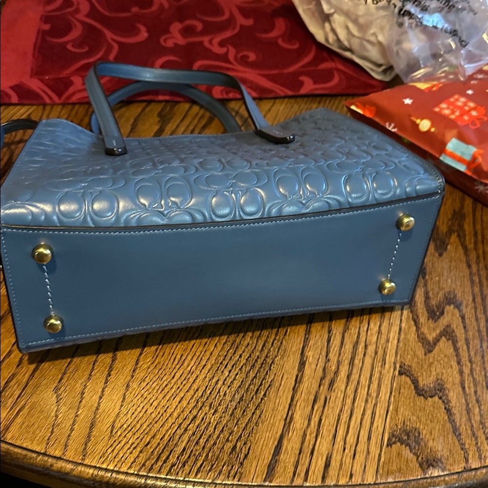 Coach Blue Embossed Leather Charlie Carryall Tote 2022. FLASH SALE - Picture 6 of 11